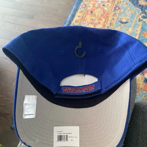 New York Rangers Adjustable Cap - Picture 5 of 15